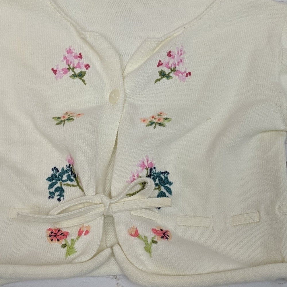 Gymboree Cream/Flower Top 3-6M - Picture 2 of 4